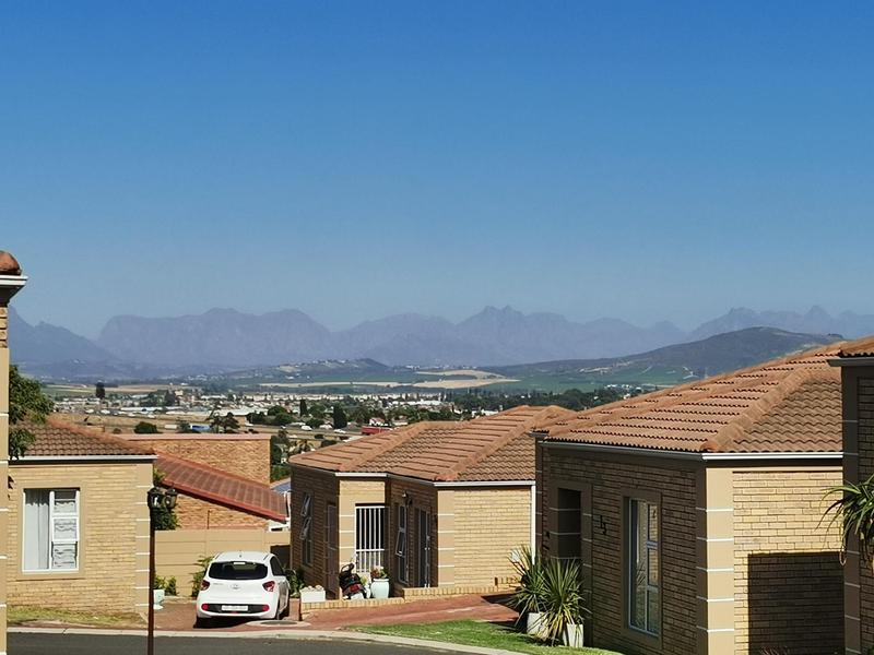 To Let 2 Bedroom Property for Rent in Vredekloof Western Cape